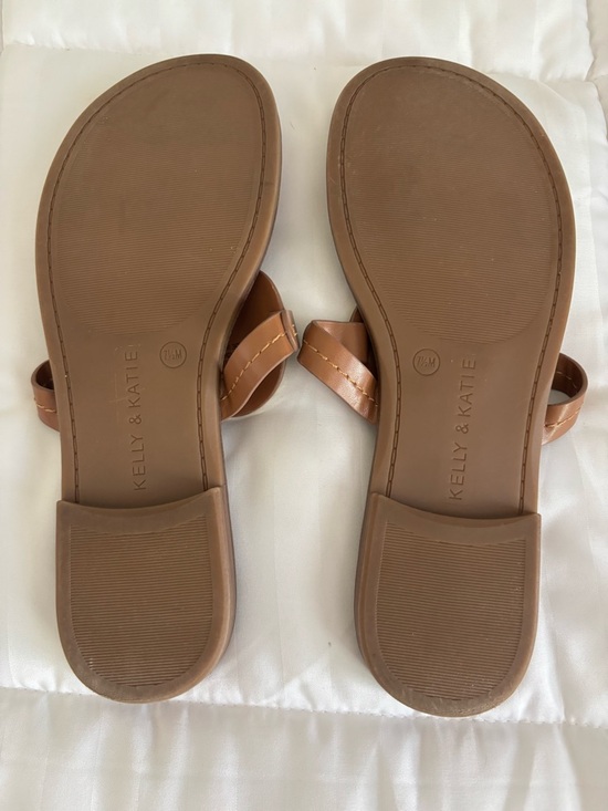 Kelly & Katie Tan Sandals with Gold Medallions size 7 1/2 - Picture 8 of 8